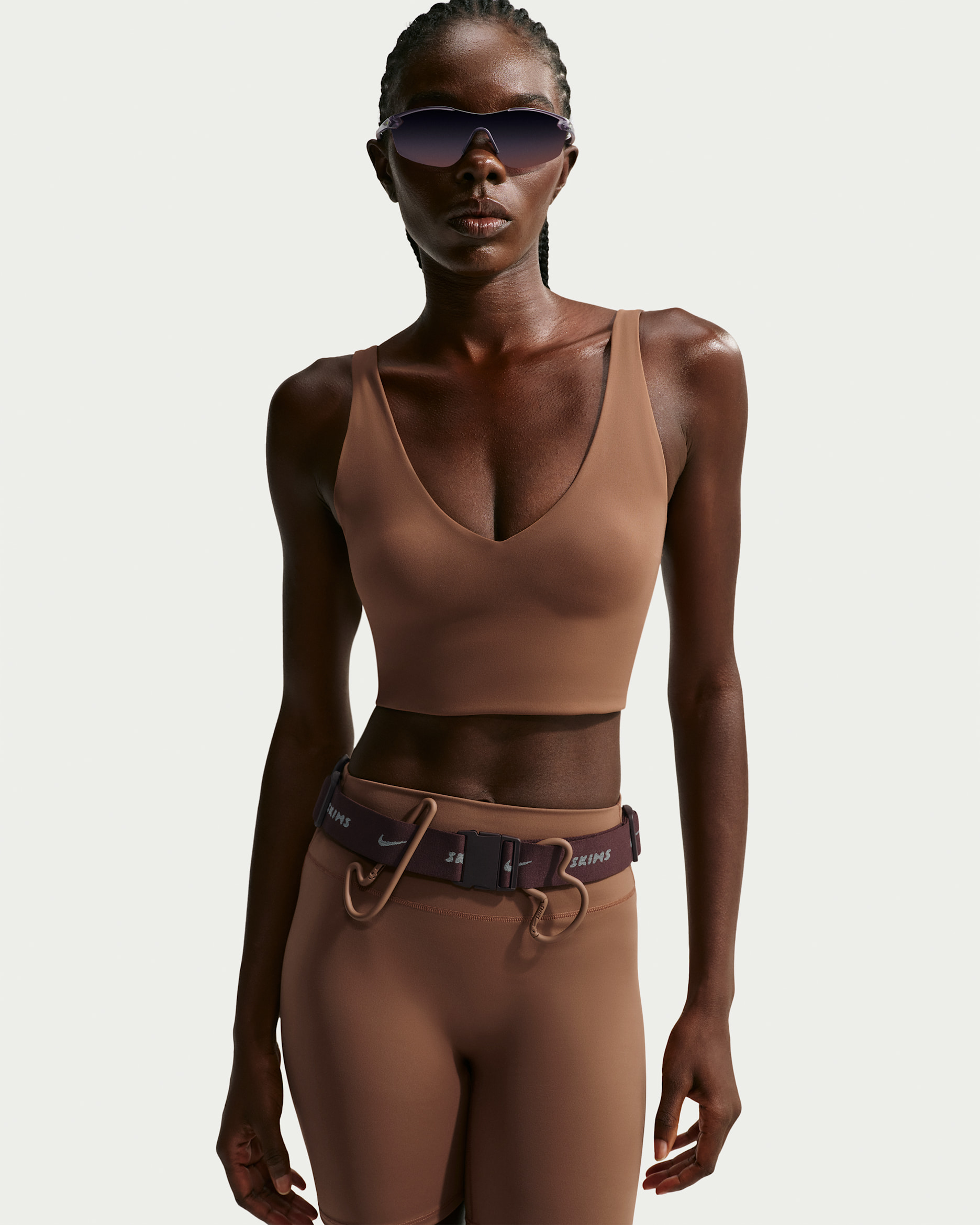 新品　ナイキ　スキムズ　Vネック　　ロングライン　ブラ　XLサイズ NikeSKIMS Matte Women's V-Neck Long-Line Bra. Nike.com
